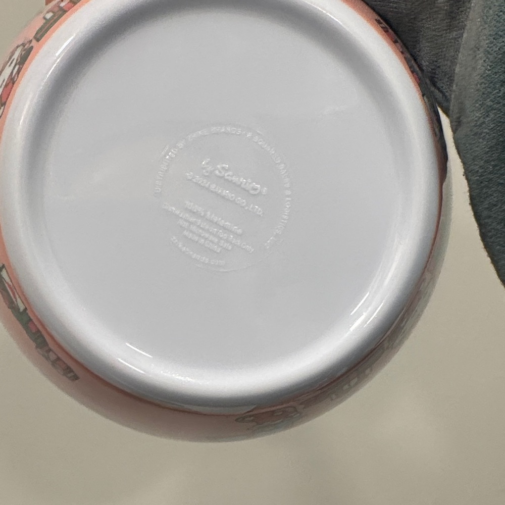 Hello Kitty Pink and White Bowl - Picture 4 of 4